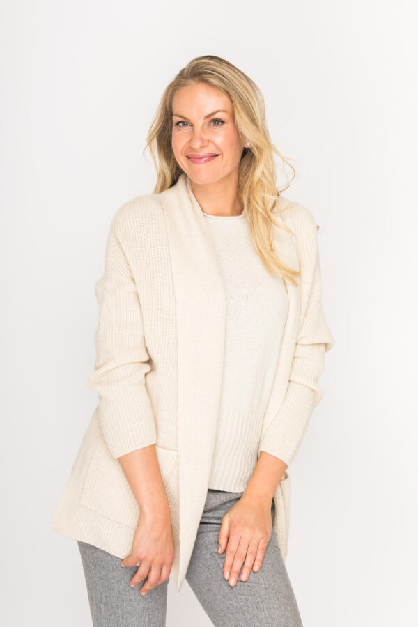 Strickjacke aus Kaschmir in Patentstrick – Bild 4