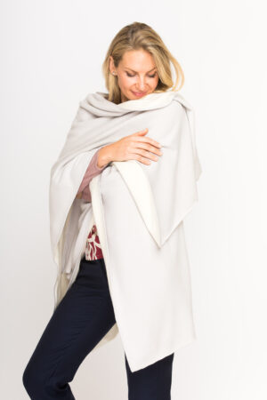 Kaschmir Poncho aus Double-Strick