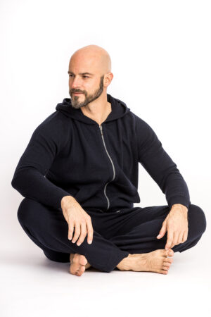Cardigan und Hose aus Kaschmir 1 Fädig