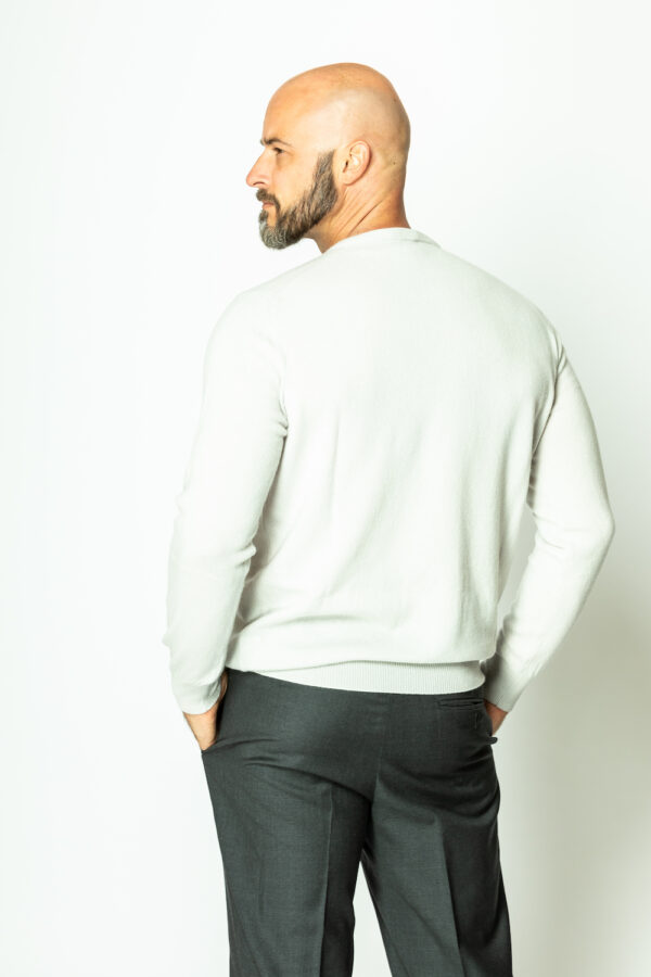 Klassischer Pullover aus reinem Kaschmir – Bild 3